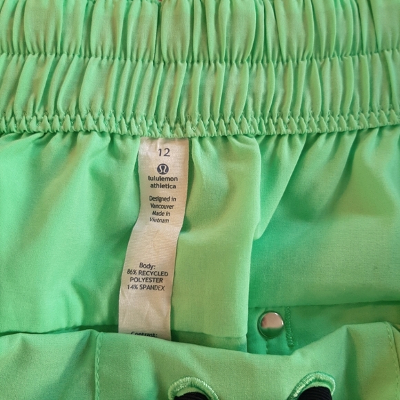 Lululemon Spring Break Away Shorts - Picture 8 of 10